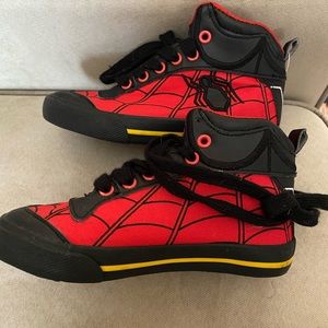 Little boys marvel Spider-Man high top sneakers NWOT never worn
